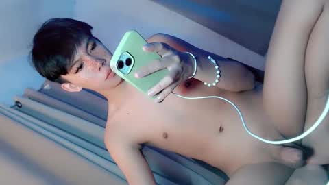 Snapshot of fallinlovewithivy chatting on 10-08-25, 11:46 Ivy Lauren online show from 10-08-25, 11:46