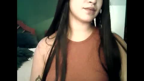 Snapshot of fallwithlove chatting on 03-11-26, 03:18 Love online show from 03-11-26, 03:18