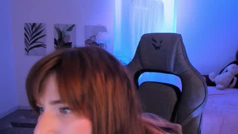 Snapshot of fameyblum chatting on 10-29-25, 11:23 fameyblum online show from 10-29-25, 11:23