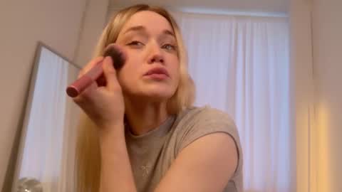 fancyamelia online show from 09-28-25, 02:33