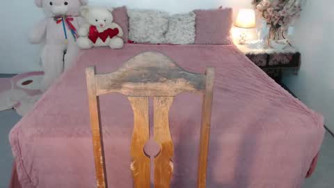 Snapshot of fancylaylaxx chatting on 12-29-24, 01:38 Layla online show from 12-29-24, 01:38