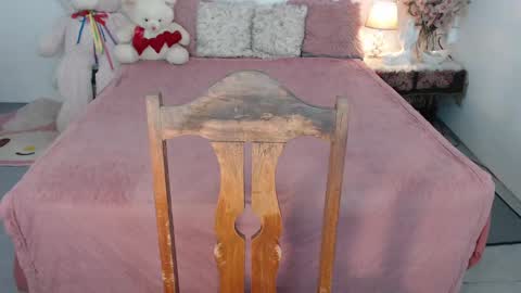 Snapshot of fancylaylaxx chatting on 02-10-25, 02:19 Layla online show from 02-10-25, 02:19