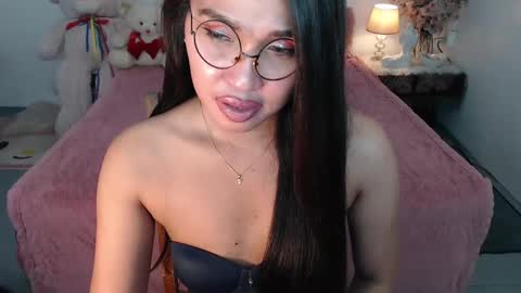Snapshot of fancylaylaxx chatting on 02-17-25, 06:53 Layla online show from 02-17-25, 06:53