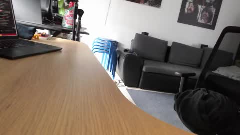 Snapshot of fandedanny chatting on 09-16-25, 07:42 fandedanny online show from 09-16-25, 07:42