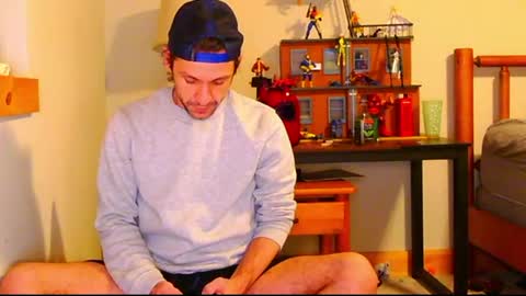 Snapshot of fanfriction chatting on 12-20-24, 01:25 Fan Friction online show from 12-20-24, 01:25