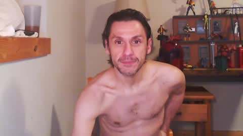 Snapshot of fanfriction chatting on 12-21-24, 08:28 Fan Friction online show from 12-21-24, 08:28