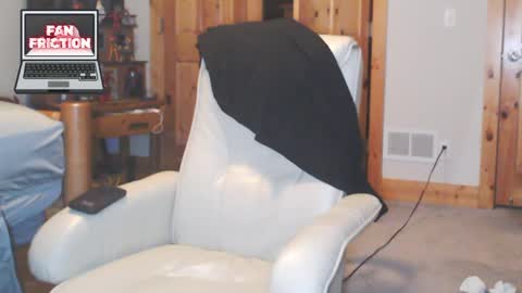 Snapshot of fanfriction chatting on 02-21-25, 11:10 Fan Friction online show from 02-21-25, 11:10