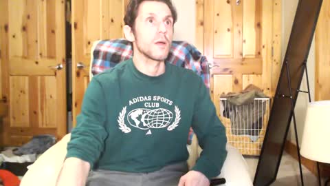 Snapshot of fanfriction chatting on 03-02-25, 03:24 Fan Friction online show from 03-02-25, 03:24