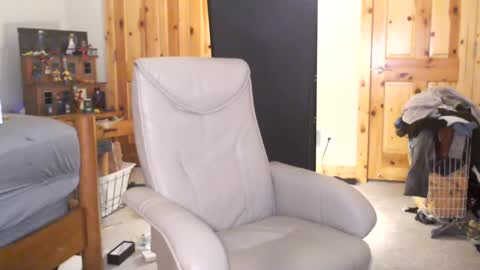 Snapshot of fanfriction chatting on 03-05-25, 01:28 Fan Friction online show from 03-05-25, 01:28