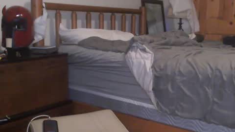 Snapshot of fanfriction chatting on 10-09-25, 07:28 Fan Friction online show from 10-09-25, 07:28