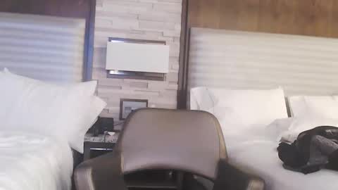 Snapshot of fanfriction chatting on 10-15-25, 08:47 Fan Friction online show from 10-15-25, 08:47