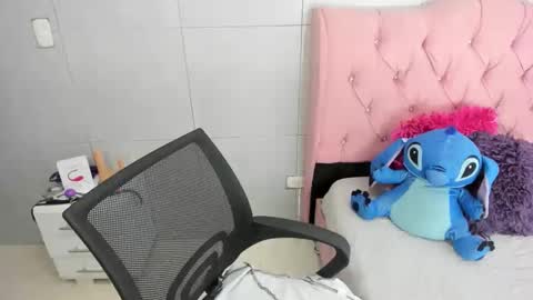 FANNY online show from 12-18-25, 04:07