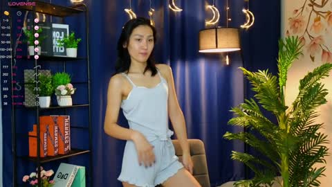 Snapshot of fannygarland chatting on 01-18-25, 01:08 Eva online show from 01-18-25, 01:08