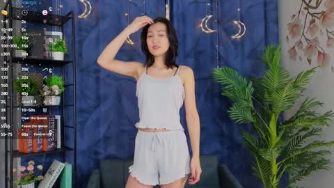 Snapshot of fannygarland chatting on 01-28-25, 01:08 Eva online show from 01-28-25, 01:08