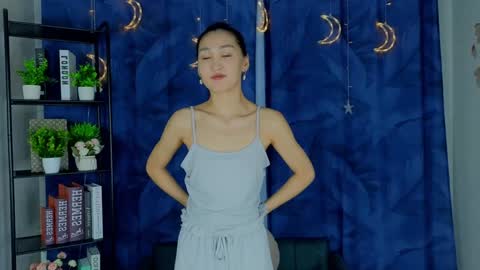 Snapshot of fannygarland chatting on 02-08-25, 01:22 Eva online show from 02-08-25, 01:22