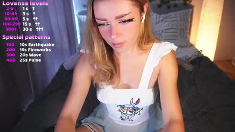 Snapshot of fantastic_sonya chatting on 01-21-25, 03:15 Fantastic Sonya online show from 01-21-25, 03:15