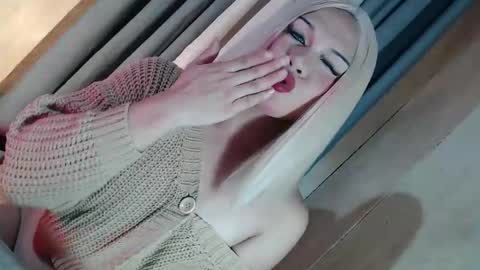 DANIELLA - DONT FORGET TO GIVE ME A THUMBSU UP online show from 02-01-26, 11:03