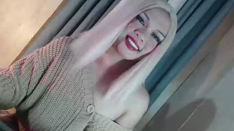 DANIELLA - DONT FORGET TO GIVE ME A THUMBSU UP online show from 02-17-26, 02:57