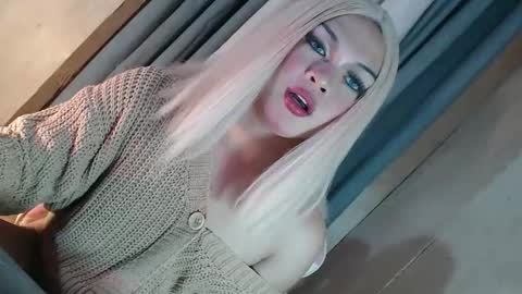 DANIELLA - DONT FORGET TO GIVE ME A THUMBSU UP online show from 02-22-26, 02:13