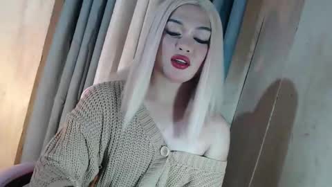 DANIELLA - DONT FORGET TO GIVE ME A THUMBSU UP online show from 05-09-26, 10:53