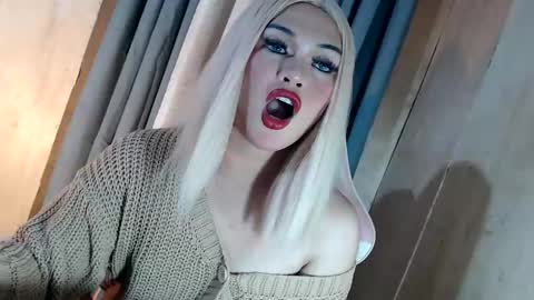 DANIELLA - DONT FORGET TO GIVE ME A THUMBSU UP online show from 05-11-26, 10:21