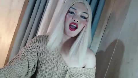 DANIELLA - DONT FORGET TO GIVE ME A THUMBSU UP online show from 05-13-26, 07:28