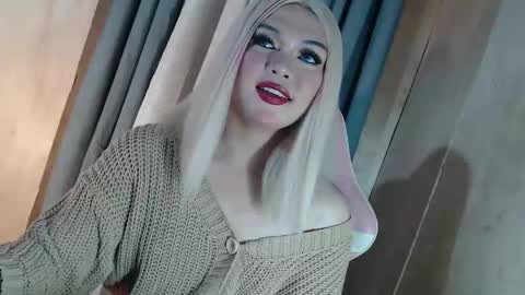 DANIELLA - DONT FORGET TO GIVE ME A THUMBSU UP online show from 05-14-26, 10:44