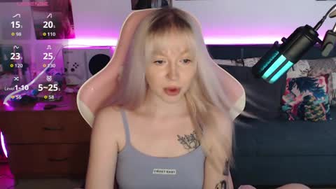 Snapshot of fantasy_lisa chatting on 04-11-26, 09:35 Lisa online show from 04-11-26, 09:35