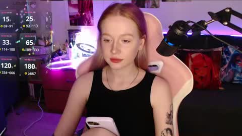 Snapshot of fantasy_lisa chatting on 06-16-26, 02:30 Lisa online show from 06-16-26, 02:30