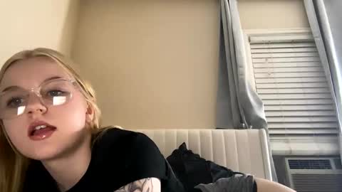 fantasyfairy555 online show from 09-21-25, 12:34