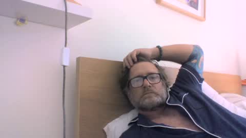 Snapshot of fantasying01 chatting on 09-17-25, 05:53 fantasying01 online show from 09-17-25, 05:53