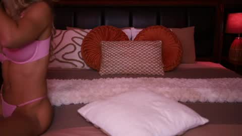 Snapshot of fantasystudiox chatting on 04-18-26, 11:16 Carmina online show from 04-18-26, 11:16