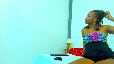 Snapshot of fantasyy_couple_ chatting on 09-14-25, 10:25 carlos yesica online show from 09-14-25, 10:25