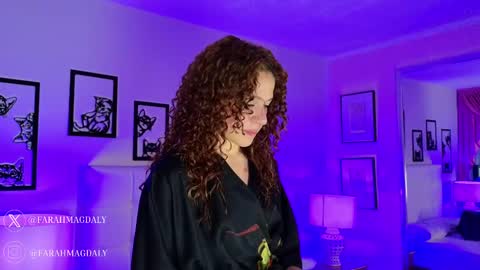 Snapshot of farahh_magdaly chatting on 02-12-25, 03:05 Farah online show from 02-12-25, 03:05