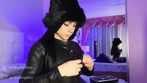 Snapshot of farahh_magdaly chatting on 02-27-25, 12:02 Farah online show from 02-27-25, 12:02