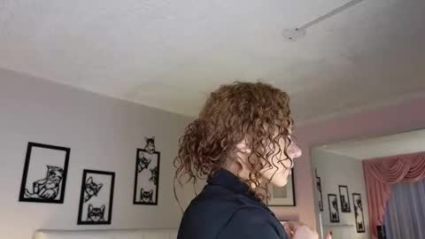 Snapshot of farahh_magdaly chatting on 03-12-25, 12:04 Farah online show from 03-12-25, 12:04