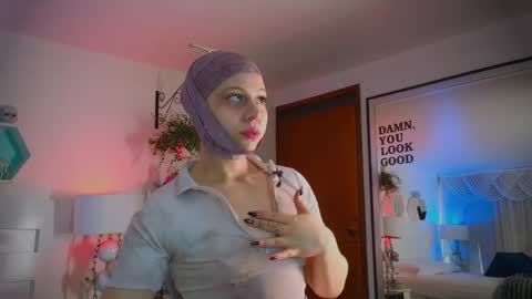 Snapshot of farahh_magdaly chatting on 10-29-25, 12:07 Farah online show from 10-29-25, 12:07