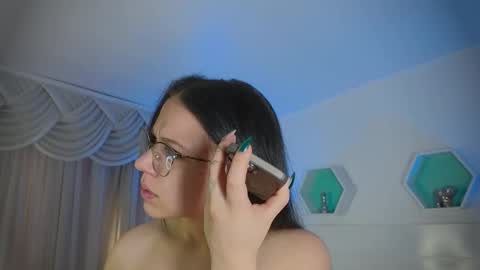 Snapshot of farahh_magdaly chatting on 11-05-25, 12:05 Farah online show from 11-05-25, 12:05