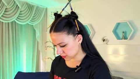 Farah online show from 03-26-26, 12:22