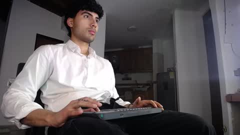 Snapshot of farid_24 chatting on 03-25-26, 03:01 farid_24 online show from 03-25-26, 03:01