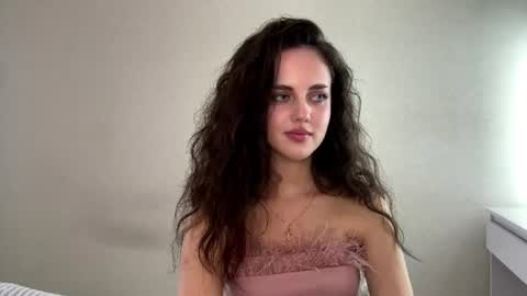 Mia online show from 06-15-26, 03:47