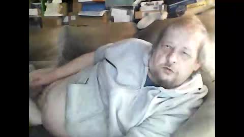 Snapshot of fasteddysex chatting on 09-24-25, 07:33 HoneyCumJuice4U online show from 09-24-25, 07:33