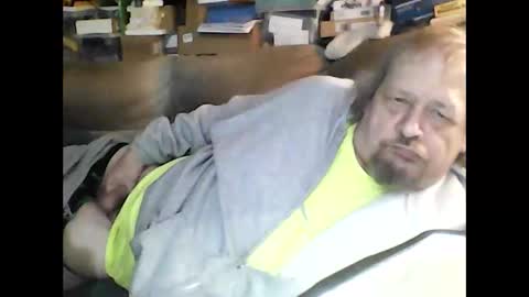 Snapshot of fasteddysex chatting on 09-24-25, 07:39 HoneyCumJuice4U online show from 09-24-25, 07:39