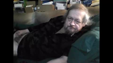 Snapshot of fasteddysex chatting on 10-28-25, 04:49 HoneyCumJuice4U online show from 10-28-25, 04:49