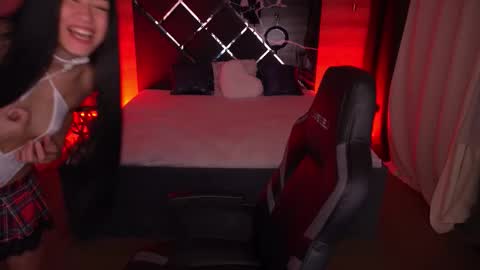 Snapshot of fatalenellie chatting on 10-28-25, 09:39 Nellie online show from 10-28-25, 09:39