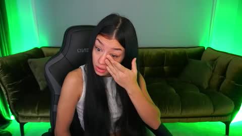 Snapshot of fatalenellie chatting on 10-29-25, 09:49 Nellie online show from 10-29-25, 09:49