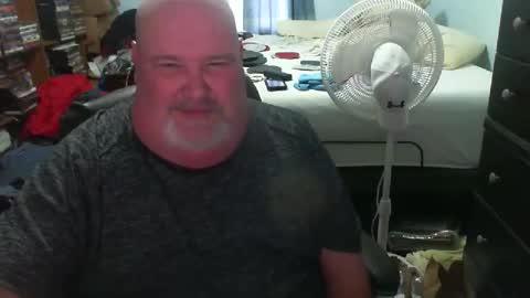 Snapshot of fatandugly4you chatting on 01-10-26, 07:59 fatandugly4you online show from 01-10-26, 07:59