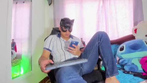 Snapshot of fatass_420 chatting on 01-28-25, 08:15 Johan online show from 01-28-25, 08:15