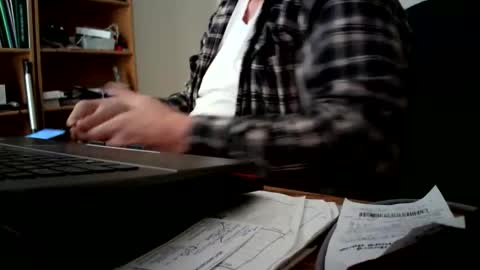 Snapshot of fatbellyitalian3 chatting on 12-18-25, 04:57 fatbellyitalian3 online show from 12-18-25, 04:57