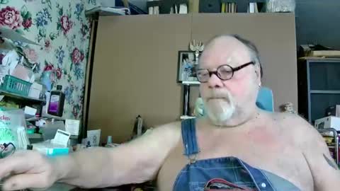 Fred. online show from 12-27-24, 04:15